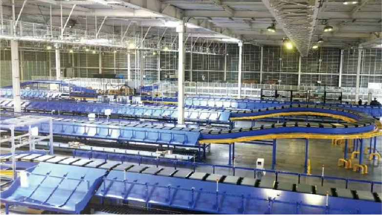 GINFON Introduces the Latest Cross-Belt Sorter at the SAGAWA Global EC Center Kansai